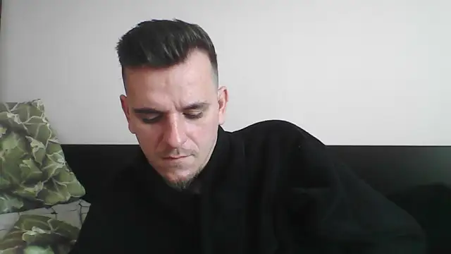 Snapshot of Huge_cock22cm chatting on March 19, 10:11 am Huge cock22cm online show from March 19, 10:11 am