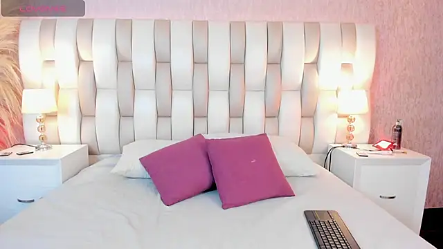 Brenda Garcia online show from January 14, 8:25 pm