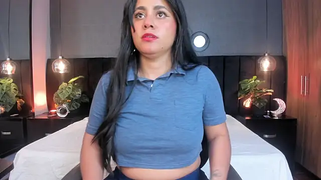 Brenda Garcia online show from February 7, 3:43 am