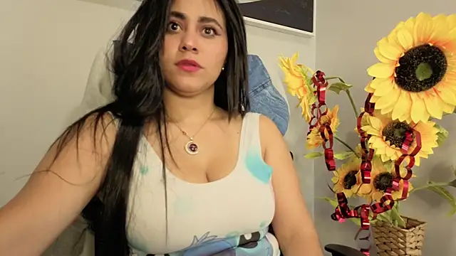 Brenda Garcia online show from February 8, 12:30 pm