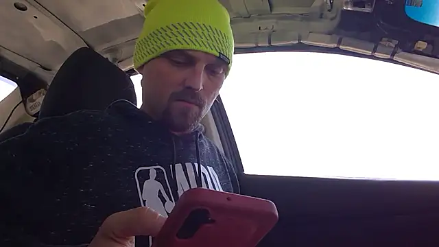 Snapshot of VitaminDrewFl chatting on February 3, 4:01 pm VitaminDrewFl online show from February 3, 4:01 pm