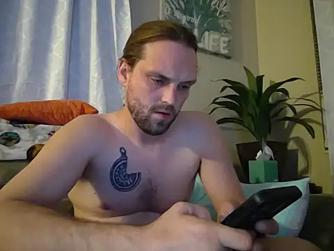 Snapshot of VitaminDrewFl chatting on March 24, 2:38 am VitaminDrewFl online show from March 24, 2:38 am