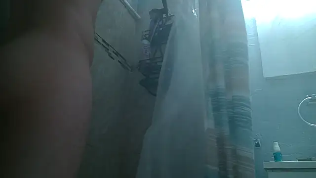 Snapshot of VitaminDrewFl chatting on March 25, 2:06 am VitaminDrewFl online show from March 25, 2:06 am