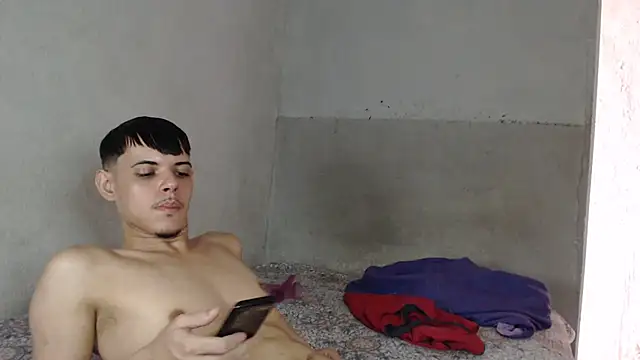 MicaelRian69 online show from October 28, 6:32 pm