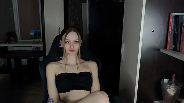 Snapshot of _Sansa_stark_ chatting on February 28, 1:47 pm Sansa stark online show from February 28, 1:47 pm