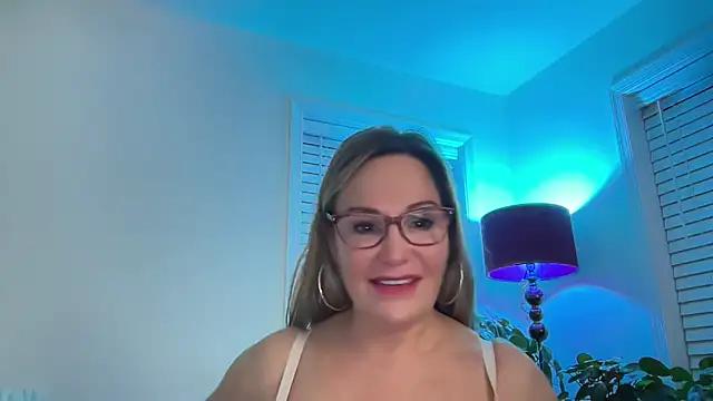 Snapshot of Milf_Goddess chatting on December 21, 9:27 am Milf Goddess online show from December 21, 9:27 am