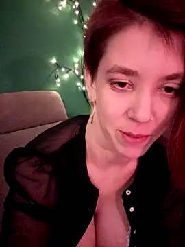 Snapshot of Loona-Lexxington chatting on December 24, 7:17 am Loona-Lexxington online show from December 24, 7:17 am