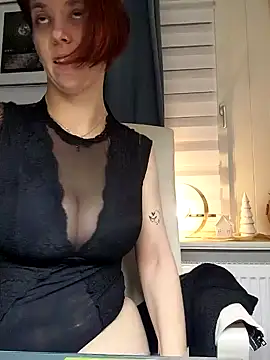 Snapshot of Loona-Lexxington chatting on February 4, 6:17 pm Loona-Lexxington online show from February 4, 6:17 pm