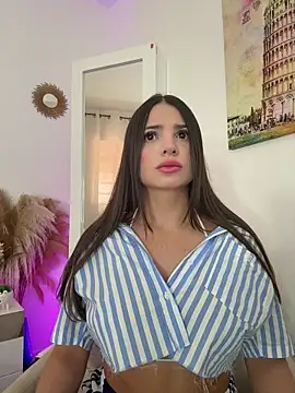 Ashleyjenner  online show from December 4, 8:50 pm