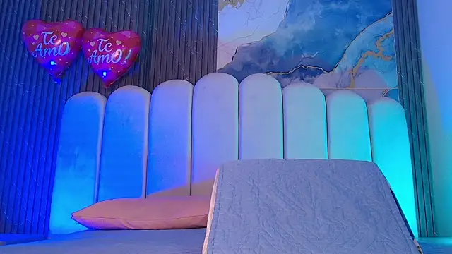 Snapshot of hot_dione chatting on February 24, 7:12 pm hot dione online show from February 24, 7:12 pm