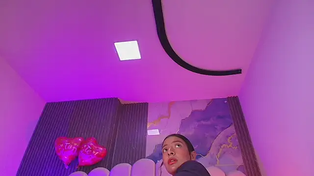 Snapshot of hot_dione chatting on March 6, 8:16 pm hot dione online show from March 6, 8:16 pm