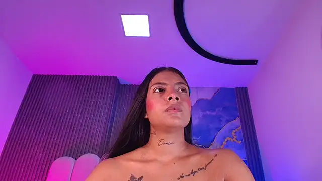 hot dione online show from April 30, 8:57 pm