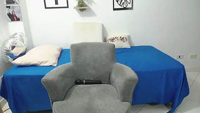 renata salinas 1 online show from February 22, 9:48 pm