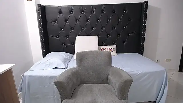 Snapshot of renata_salinas_1 chatting on February 20, 9:04 pm renata salinas 1 online show from February 20, 9:04 pm