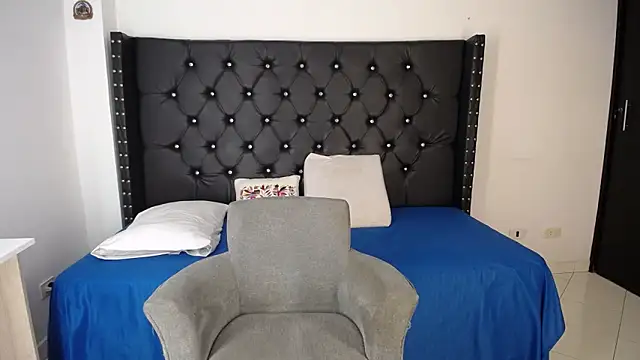Snapshot of renata_salinas_1 chatting on April 14, 9:32 pm renata salinas 1 online show from April 14, 9:32 pm