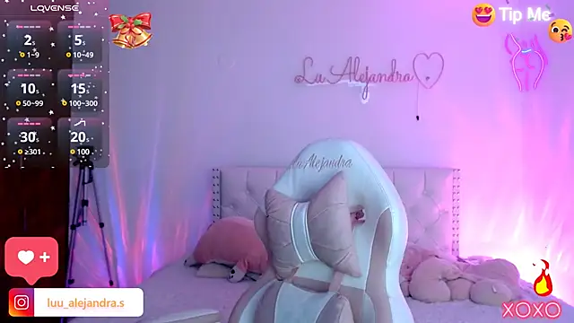 alee lenoxx online show from December 20, 5:14 am