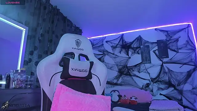 satanbabee online show from October 4, 11:36 pm