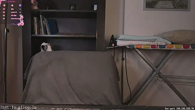 alicelu  online show from March 23, 7:12 am