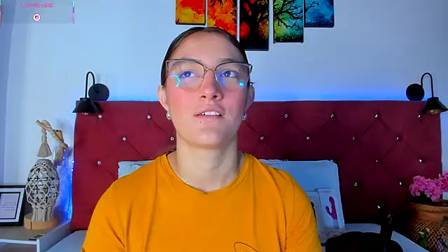 Ruth harvey  online show from October 22, 1:00 pm