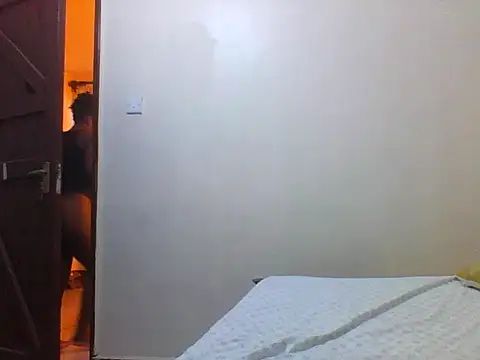 Snapshot of princess-cutie12 chatting on September 21, 7:10 am princess-cutie12 online show from September 21, 7:10 am