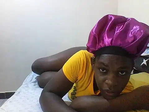 Snapshot of princess-cutie12 chatting on October 6, 5:38 am princess-cutie12 online show from October 6, 5:38 am