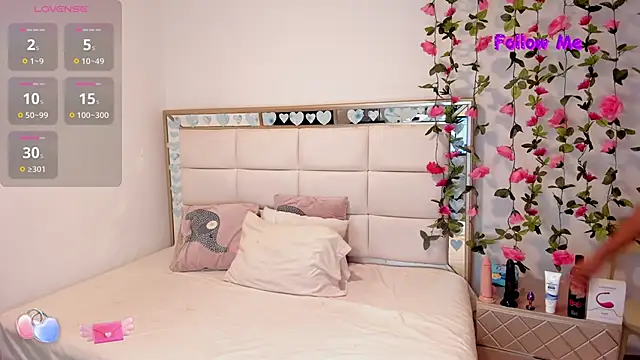 Snapshot of Vicky_Freedom chatting on December 19, 2:23 am Vicky Freedom online show from December 19, 2:23 am