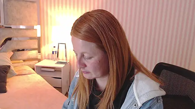 ViioletaMora online show from January 18, 2:03 am
