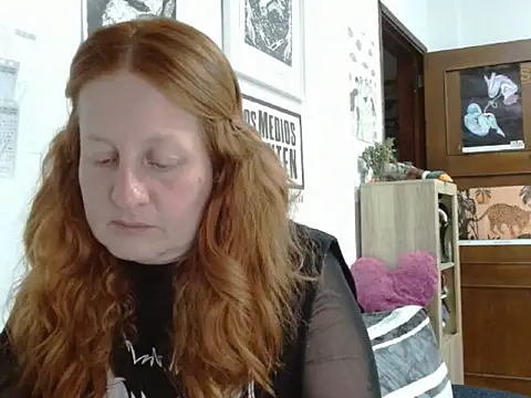 ViioletaMora online show from May 4, 11:34 pm