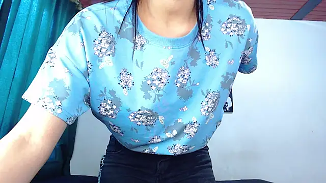 Snapshot of Ariel_Zeo1 chatting on January 27, 7:13 pm Ariel Zeo1 online show from January 27, 7:13 pm