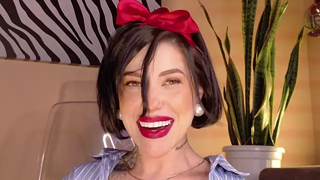 Hannah Borbon online show from October 1, 8:48 pm