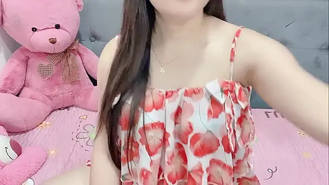 Snapshot of Funikio chatting on October 12, 3:44 pm Funikio online show from October 12, 3:44 pm