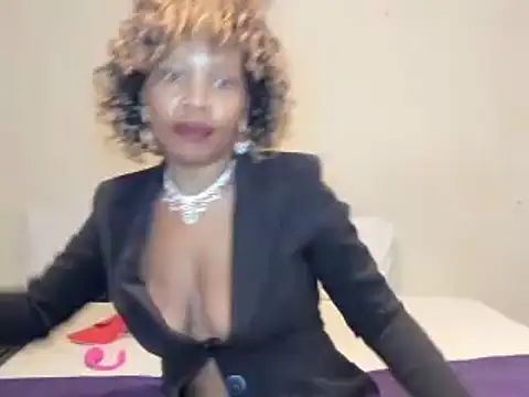 Snapshot of AfricanSquirtingQueen chatting on May 18, 3:46 am AfricanSquirtingQueen online show from May 18, 3:46 am