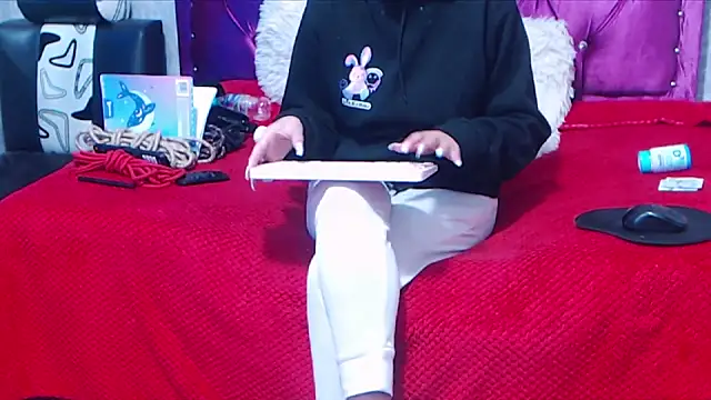 AyshaScott online show from November 21, 12:15 pm