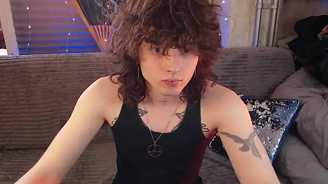 Snapshot of axxxturel chatting on April 12, 2:11 pm axxxturel online show from April 12, 2:11 pm