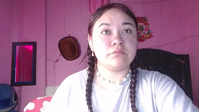 NikkiRous  online show from November 6, 12:39 pm