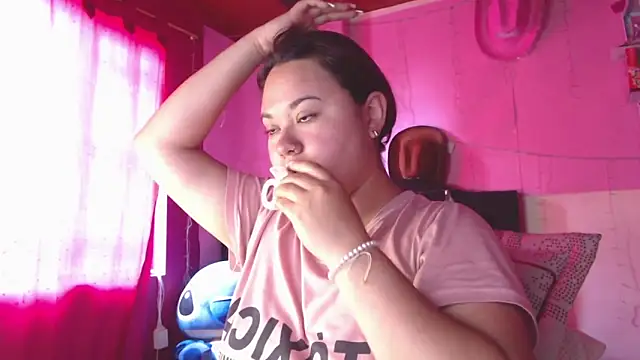 NikkiRous  online show from March 30, 2:18 pm