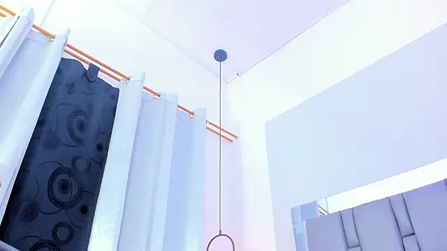 Emily Gil1 online show from February 6, 4:47 pm