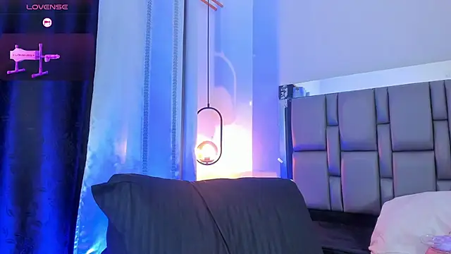 Snapshot of Emily_Gil1 chatting on February 18, 4:25 pm Emily Gil1 online show from February 18, 4:25 pm