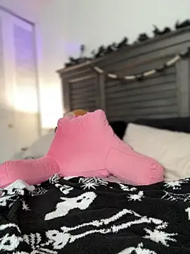 BrattyBae xo online show from October 22, 7:35 pm