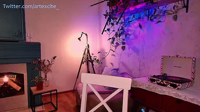 artexcite online show from February 27, 12:23 pm