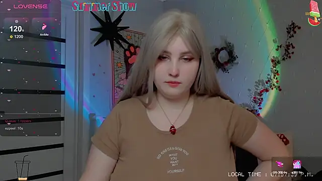 Snapshot of Crystal_Chris chatting on December 15, 5:23 am Crystal Chris online show from December 15, 5:23 am