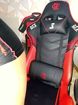 Snapshot of moreninhasilva chatting on April 9, 12:21 am moreninhasilva online show from April 9, 12:21 am