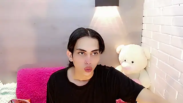 Daniela Pink  online show from October 7, 7:55 pm