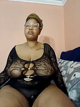 Snapshot of Fantasy1976 chatting on September 24, 6:33 pm Fantasy1976 online show from September 24, 6:33 pm