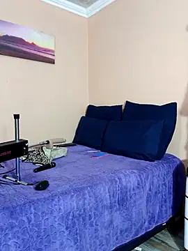 Snapshot of Fantasy1976 chatting on October 17, 4:20 pm Fantasy1976 online show from October 17, 4:20 pm