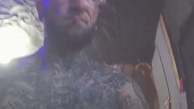 Snapshot of Smurfschmidt chatting on December 16, 7:58 am Smurfschmidt online show from December 16, 7:58 am