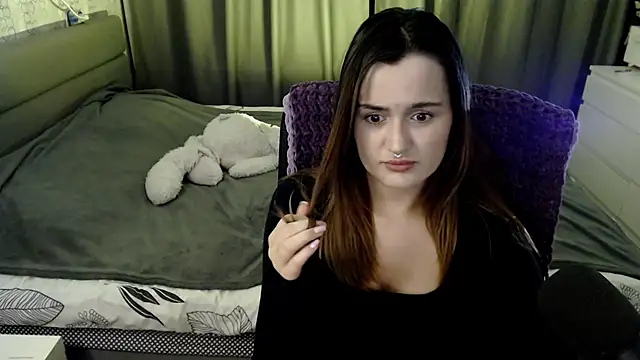 Snapshot of KiraYammy chatting on December 20, 1:25 am KiraYammy online show from December 20, 1:25 am