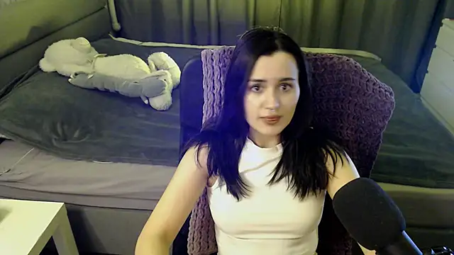 Snapshot of KiraYammy chatting on December 23, 10:33 pm KiraYammy online show from December 23, 10:33 pm