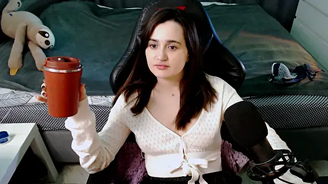 Snapshot of KiraYammy chatting on March 10, 1:45 am KiraYammy online show from March 10, 1:45 am