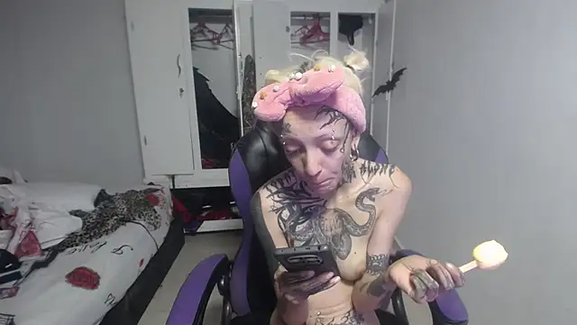 Snapshot of barbara_anal_squirt_ chatting on October 26, 3:23 am barbara anal squirt  online show from October 26, 3:23 am